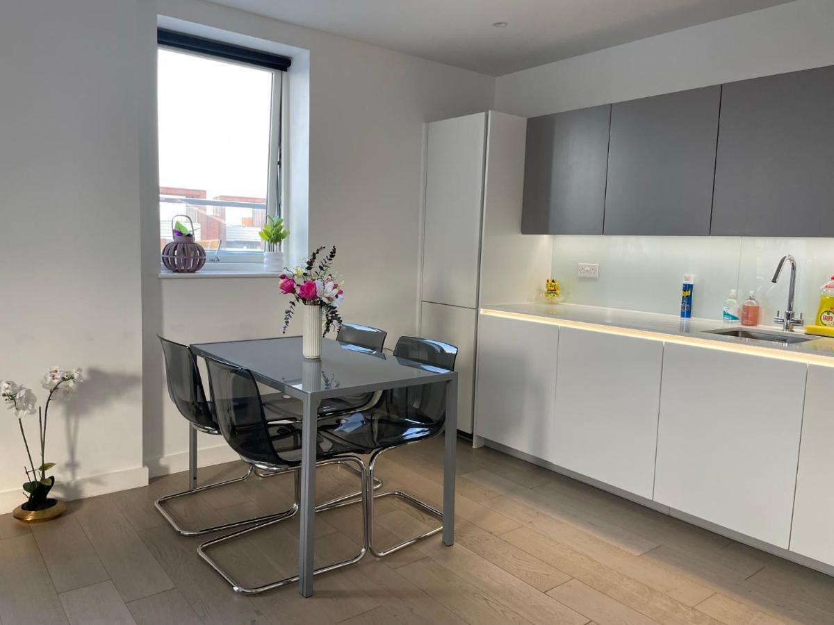 Apartament Modern & Spacious Penthouse In North Londyn Zewnętrze zdjęcie